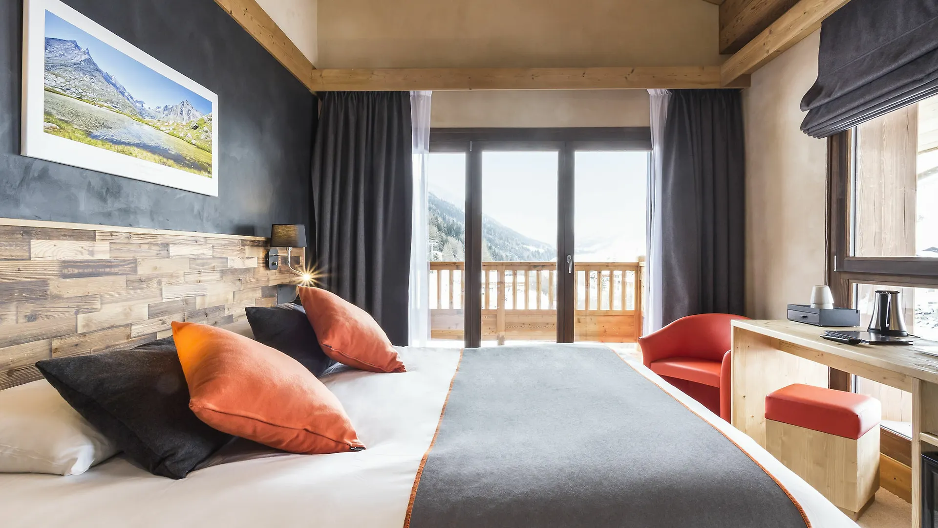 Saint Charles Hotel & Spa Lanslebourg-Mont-Cenis 4*,  France